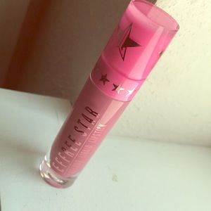 Jeffree star liquid lipstick.